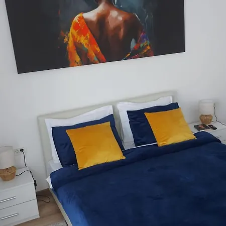 Апартаменти Sunny Loft & Parking 2 Брашов