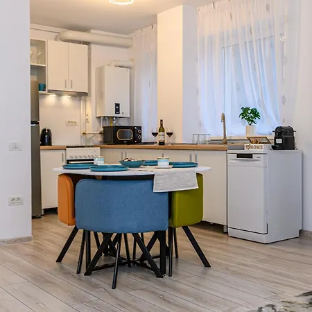 Sunny Loft & Parking 2 Брашов