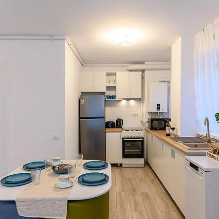 Sunny Loft & Parking 2 Брашов